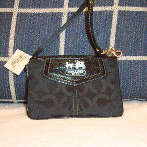 Black Coach Madison Op Art Signature Sateen Patent Leather Wristlet NEW WITH TAG